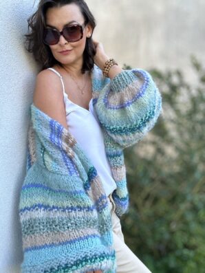 Kardigan SHE is the ocean